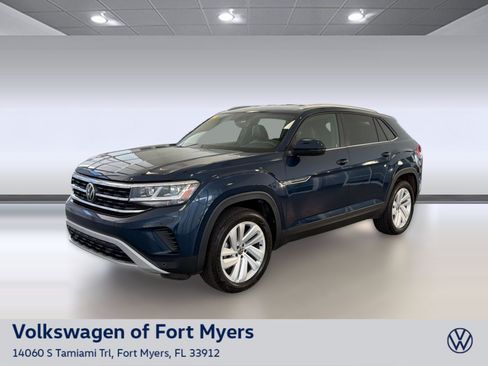 Used 2023 Volkswagen Atlas Cross Sport SE FWD image 1