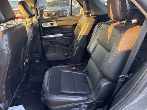 Used 2022 Ford Explorer Limited w/ Equipment Group 301A image 24