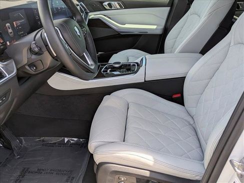 Used 2025 BMW X5 xDrive40i w/ Climate Comfort Package AWD/4WD image 17