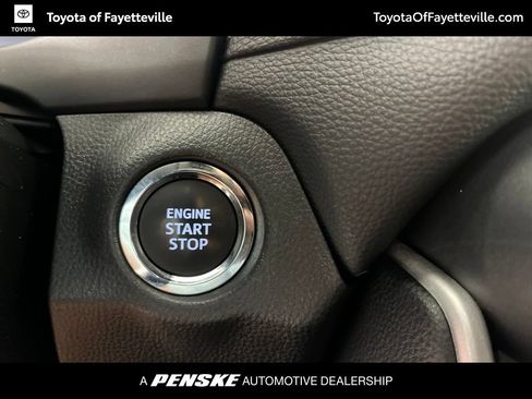 Used 2025 Toyota RAV4 XLE FWD image 32