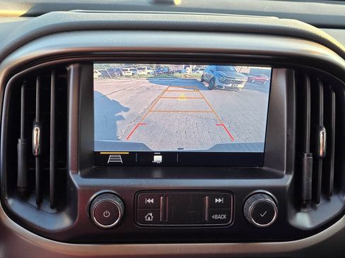 Used 2022 Chevrolet Colorado Z71 AWD/4WD image 17