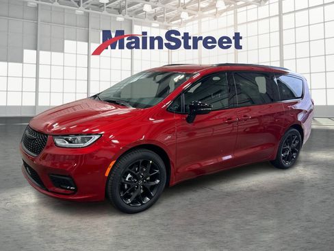 New 2026 Chrysler Pacifica Select w/ S Appearance Package image 1