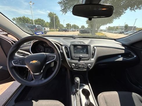 Used 2017 Chevrolet Malibu LS FWD image 15