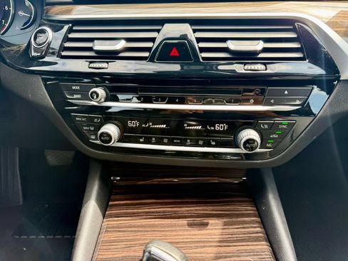 Used 2018 BMW 540i RWD image 17