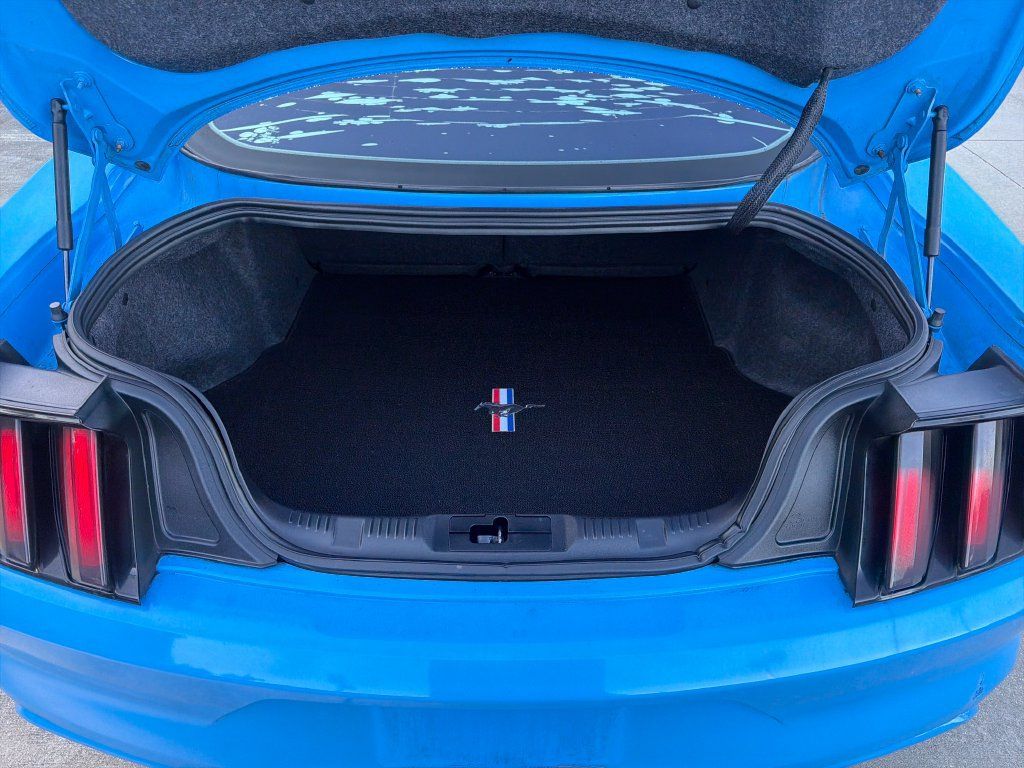 Used 2017 Ford Mustang Coupe RWD image 29