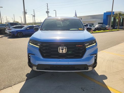 Used 2023 Honda Pilot TrailSport image 9