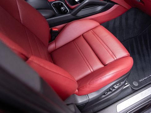 Certified 2023 Porsche Cayenne S Platinum AWD/4WD image 31