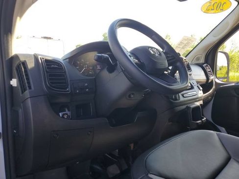Used 2025 RAM ProMaster 2500 w/ Convenience Group FWD image 14