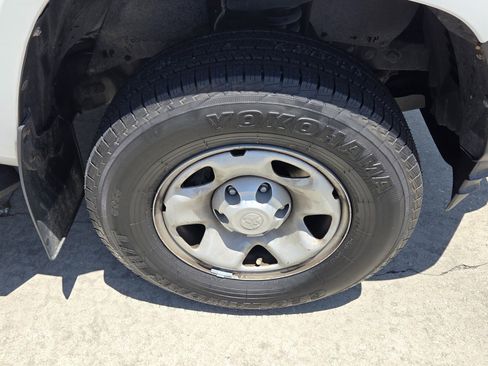 Used 2020 Toyota Tacoma SR RWD image 12