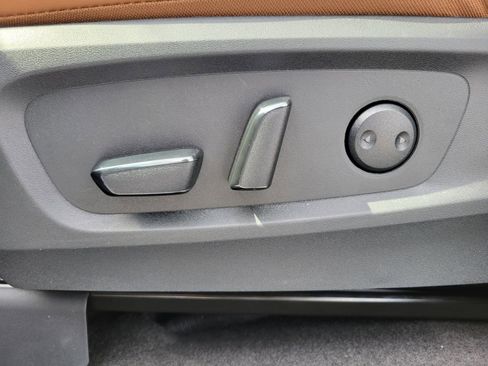 New 2025 Nissan Pathfinder Platinum w/ Cargo Package image 32