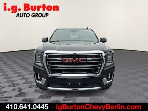 Used 2024 GMC Yukon XL SLT w/ SLT Luxury Package image 2