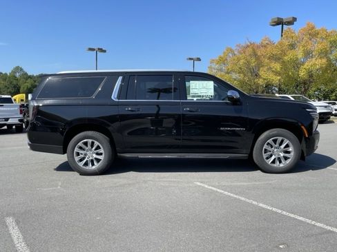 New 2026 Chevrolet Suburban Premier w/ Sun And Tow Package AWD/4WD image 8