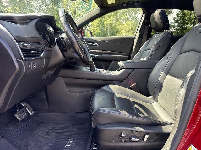 Certified 2023 Cadillac XT4 Sport w/ LPO, ONYX Package AWD/4WD image 6