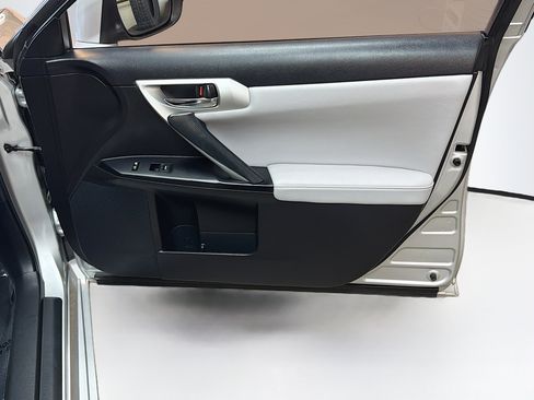 Used 2012 Lexus CT 200h Premium w/ Leather Pkg image 32