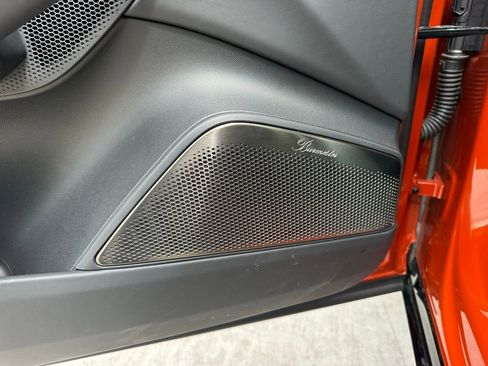 Certified 2025 Porsche Macan Turbo Electric AWD/4WD image 23