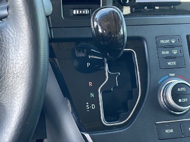 Used 2017 Toyota Sienna XLE Premium FWD image 21