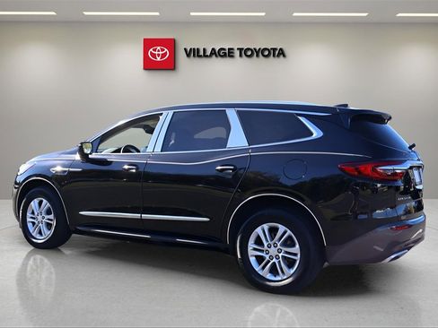 Used 2020 Buick Enclave Essence image 3