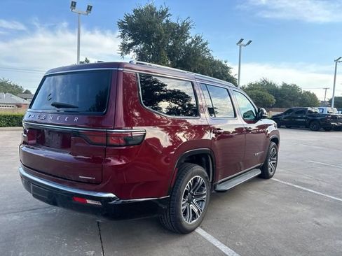 Used 2024 Jeep Wagoneer Series II w/ Flexible Seating Group AWD/4WD image 5