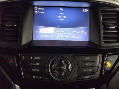 Used 2019 Nissan Pathfinder SV image 25