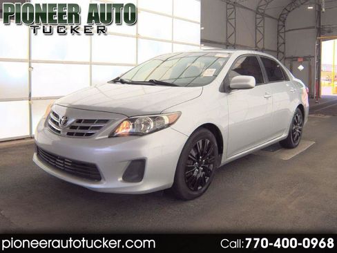 Used 2013 Toyota Corolla LE FWD image 1