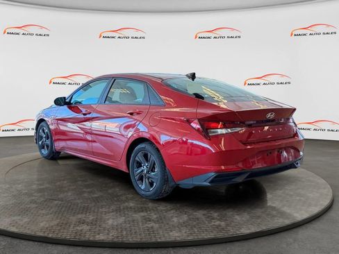 Used 2022 Hyundai Elantra SEL FWD image 5
