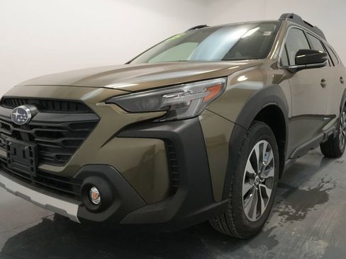 Used 2025 Subaru Outback Limited image 3
