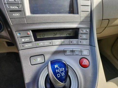 Used 2012 Toyota Prius Two FWD image 21