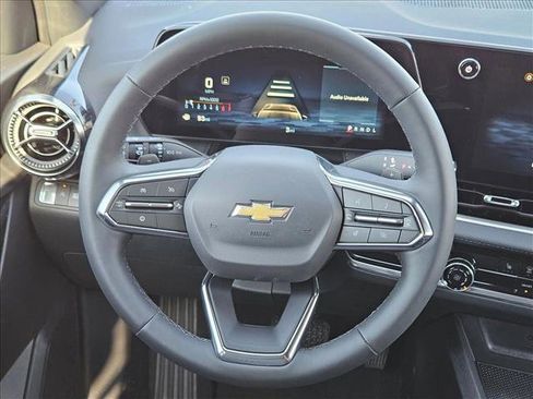 New 2026 Chevrolet Equinox LT w/ Safety and Technology Package FWD image 12