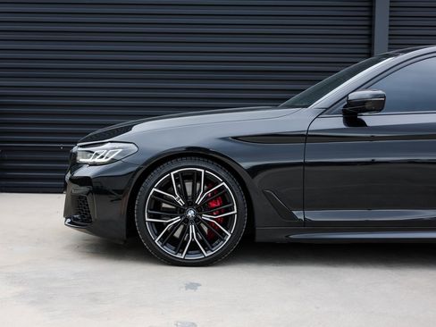 Used 2022 BMW M550i xDrive w/ Executive Package image 11