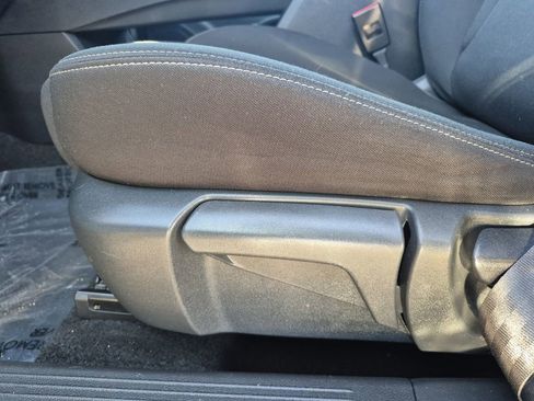 Used 2023 Nissan Rogue S image 12