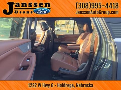 Used 2025 Lincoln Navigator L Reserve AWD/4WD image 12