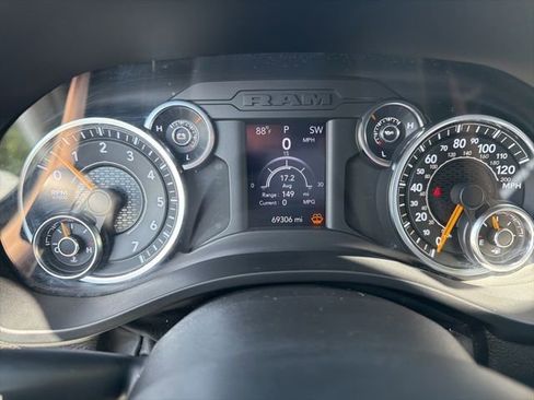 Used 2022 RAM 1500 Big Horn AWD/4WD image 7