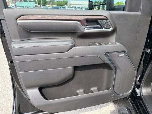 New 2026 GMC Sierra 2500 SLT w/ SLT Premium Package AWD/4WD image 15