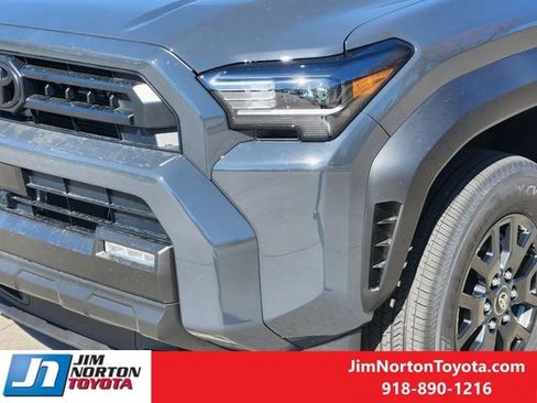 New 2026 Toyota 4Runner SR5 image 7