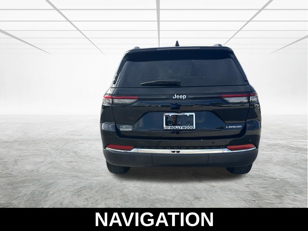 Used 2023 Jeep Grand Cherokee Laredo w/ Luxury Tech Group I RWD image 6