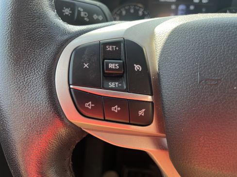 Used 2021 Ford Explorer XLT w/ Equipment Group 202A AWD/4WD image 24