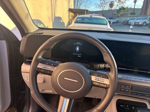 Used 2025 Hyundai Kona SEL image 34