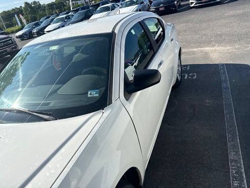 Used 2009 Dodge Avenger SE FWD image 3