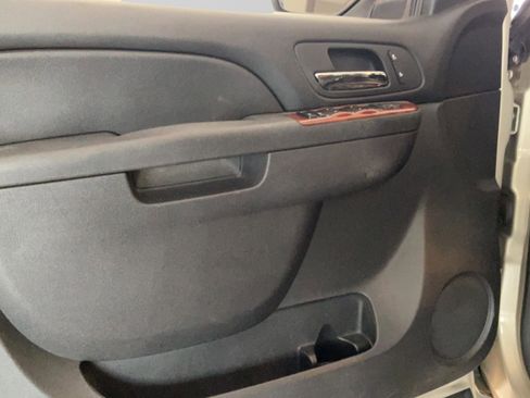 Used 2012 Chevrolet Tahoe LT RWD image 18