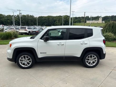 Used 2023 Jeep Renegade Latitude AWD/4WD image 4