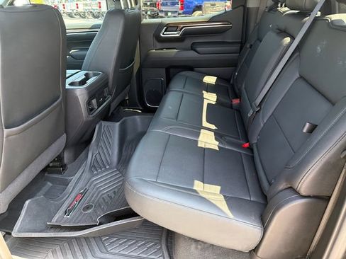 Used 2024 Chevrolet Silverado 1500 LT Trail Boss w/ Convenience Package II AWD/4WD image 22