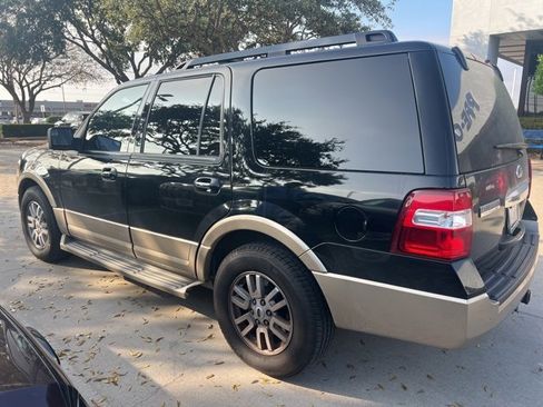 Used 2012 Ford Expedition XLT image 4