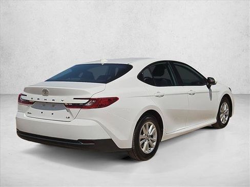 Used 2025 Toyota Camry LE FWD image 5