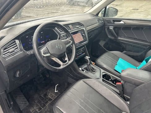 Used 2022 Volkswagen Tiguan SE image 8