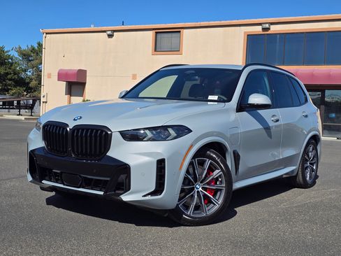 New 2026 BMW X5 xDrive50e w/ Executive Package AWD/4WD image 33