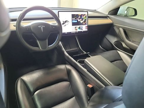 Used 2020 Tesla Model 3 Standard Range Plus RWD image 4