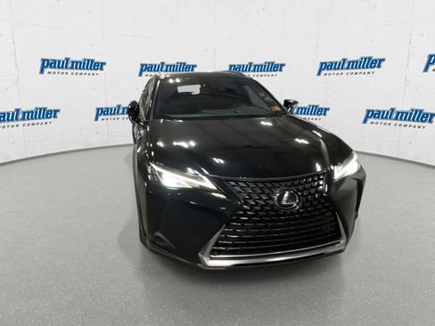 Used 2019 Lexus UX 250h 250h Base w/ Premium Package image 3