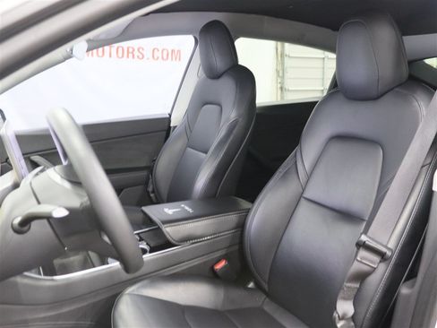 Used 2021 Tesla Model Y Long Range AWD/4WD image 13