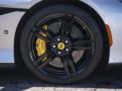 Used 2019 Ferrari Portofino image 16