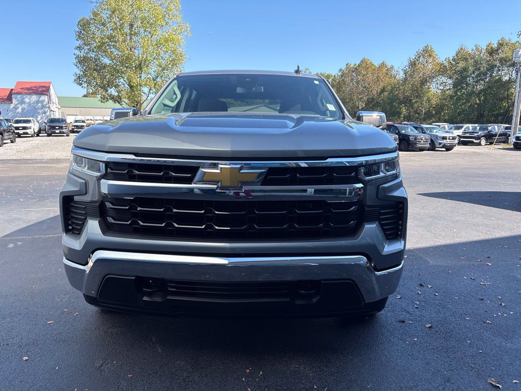 Used 2025 Chevrolet Silverado 1500 LT AWD/4WD image 5